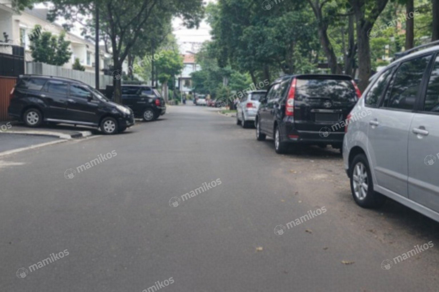 Rumah Sertifikat HGB 6 Kamar Tidur 4 Kamar Mandi Tanjung Duren Jakarta Barat - Photo 5
