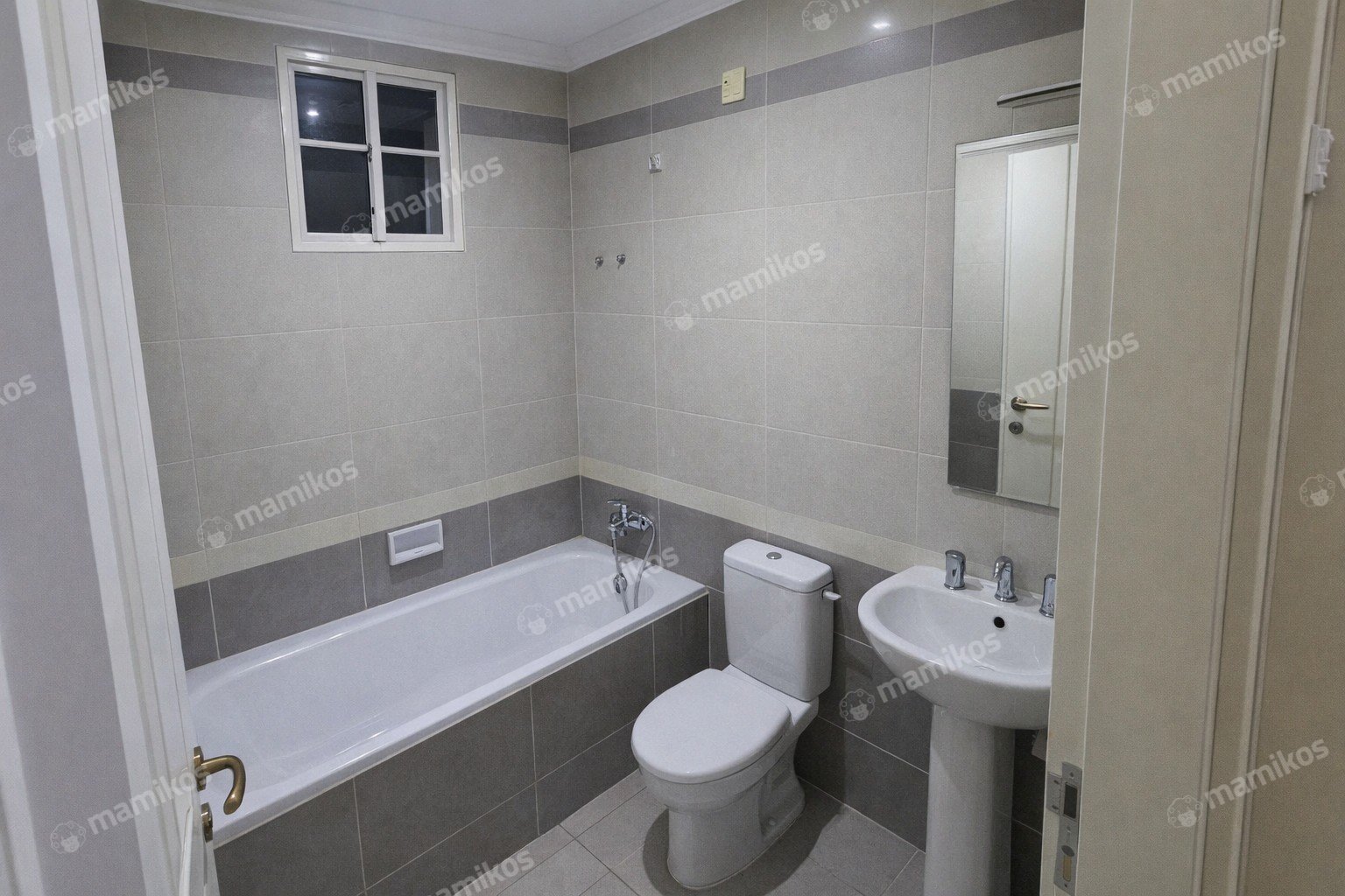 Rumah Sertifikat SHM 3 Kamar Tidur 3 Kamar Mandi Pantai Indah Kapuk Jakarta Utara - Photo 4