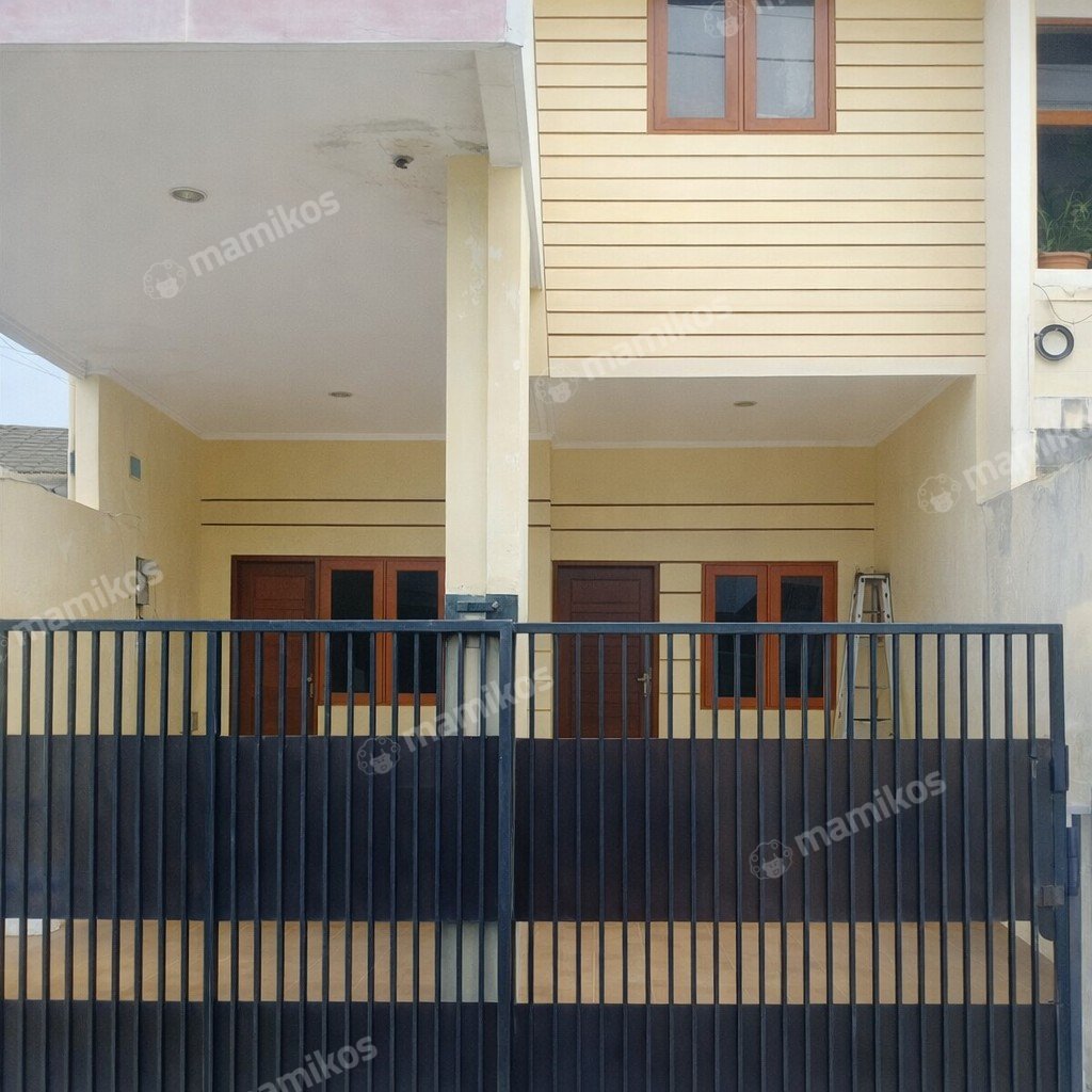 Rumah Sertifikat SHM 4 Kamar Tidur 4 Kamar Mandi Taman Ratu Jakarta Barat