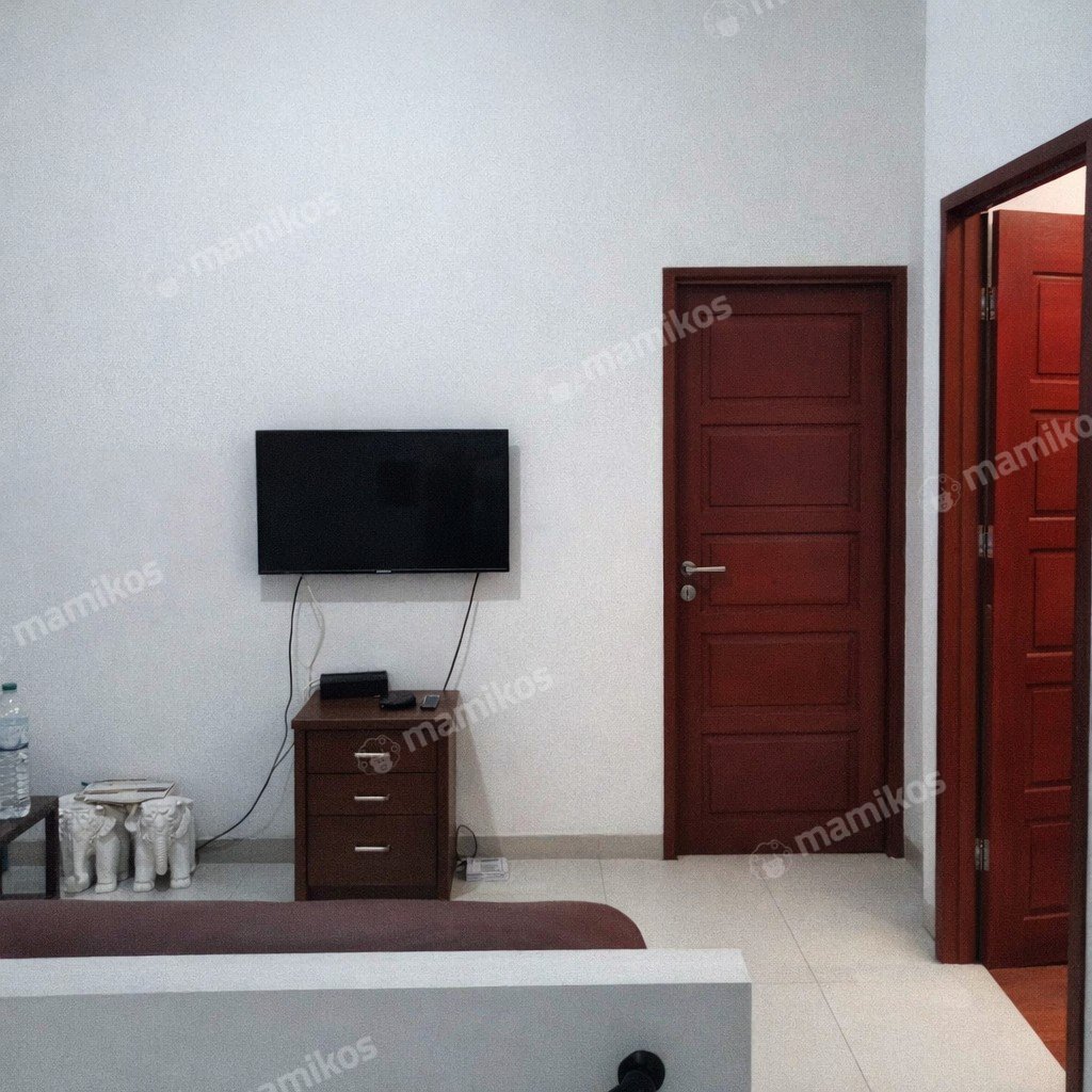 Rumah Sertifikat SHM 4 Kamar Tidur 4 Kamar Mandi Taman Ratu Jakarta Barat - Photo 4