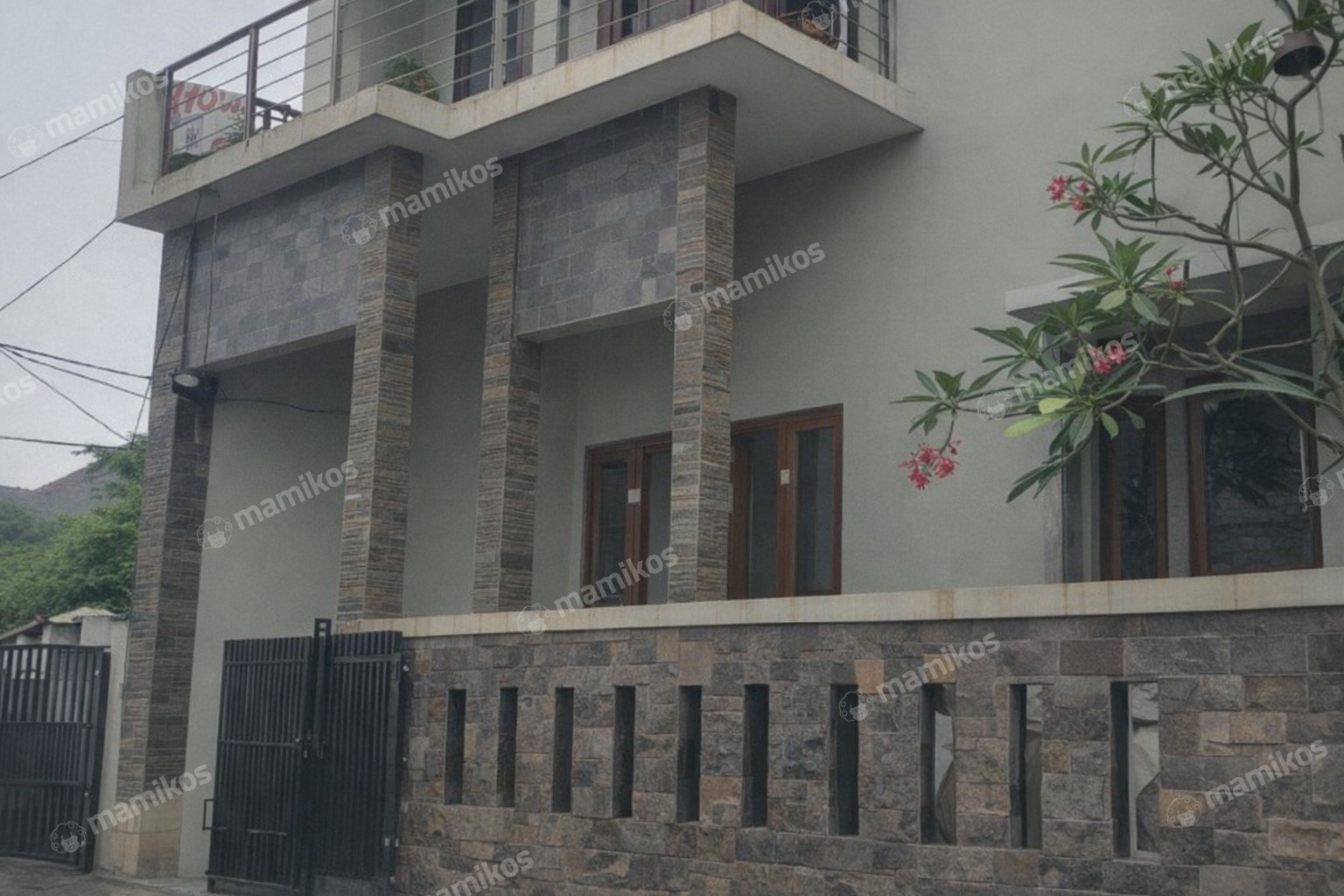 Rumah Sertifikat SHM 6 Kamar Tidur 3 Kamar Mandi Cengkareng Barat Jakarta Barat