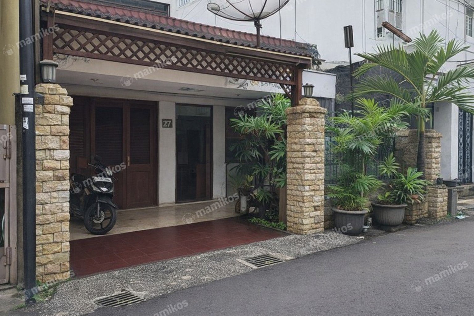 Rumah Sertifikat SHM 4 Kamar Tidur 2 Kamar Mandi Radio Dalam Jakarta Selatan