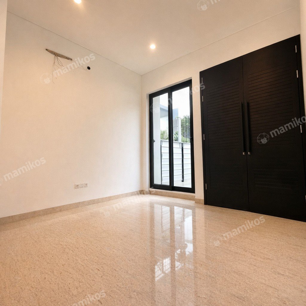 Rumah Sertifikat SHM 5 Kamar Tidur 5 Kamar Mandi Cilandak Jakarta Selatan - Photo 2