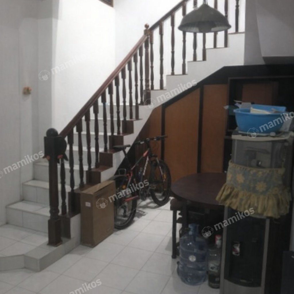 Rumah Sertifikat SHM 9 Kamar Tidur 4 Kamar Mandi Tomang Jakarta Barat - Photo 2