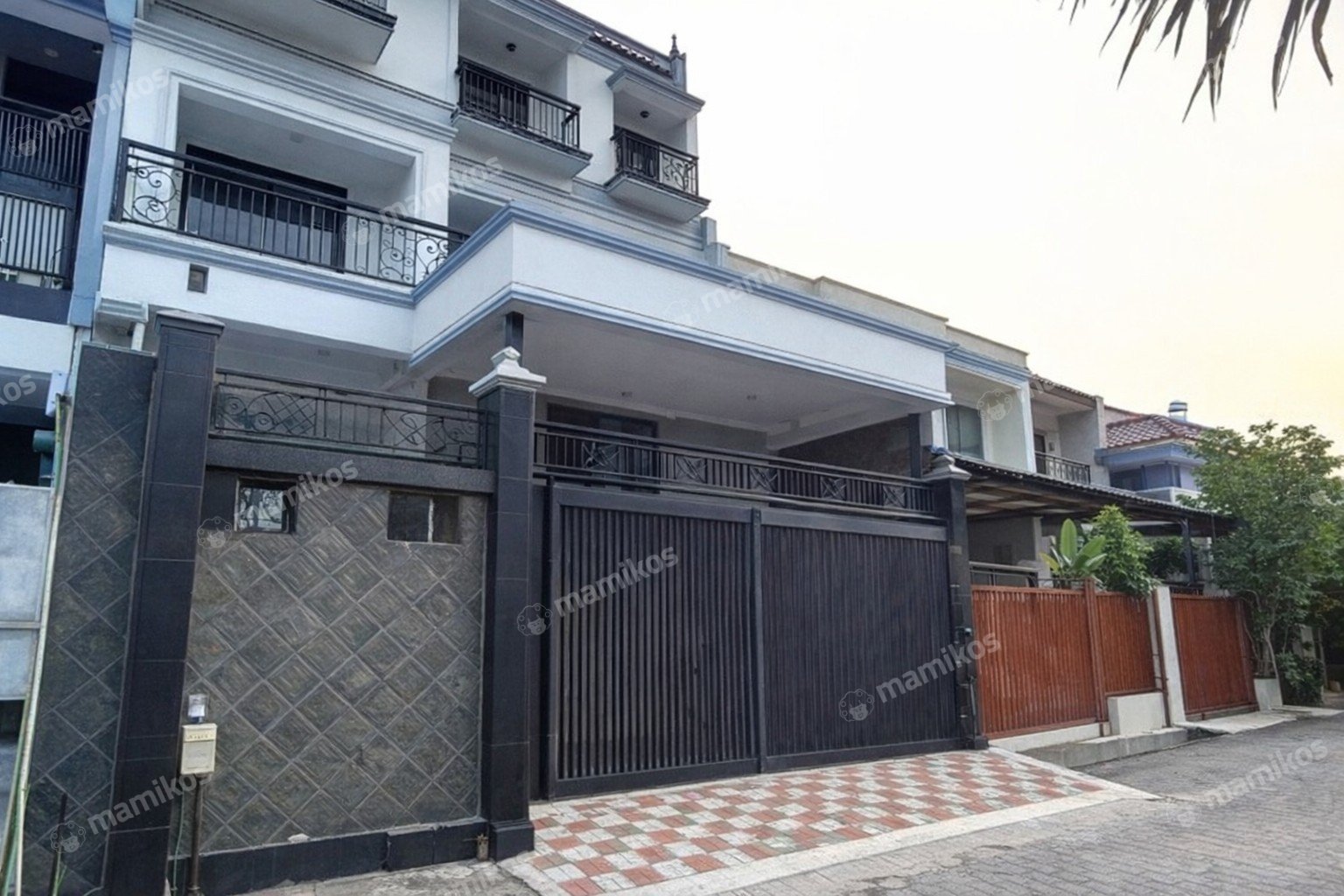 Rumah Sertifikat SHM 5 Kamar Tidur 5 Kamar Mandi Kembangan Selatan Jakarta Barat