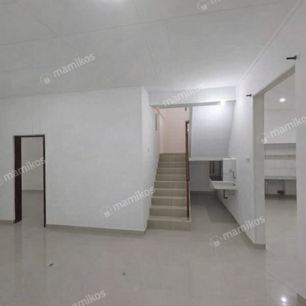 Rumah Sertifikat SHM 3 Kamar Tidur 2 Kamar Mandi Taman Kota Jakarta Barat - Photo 2