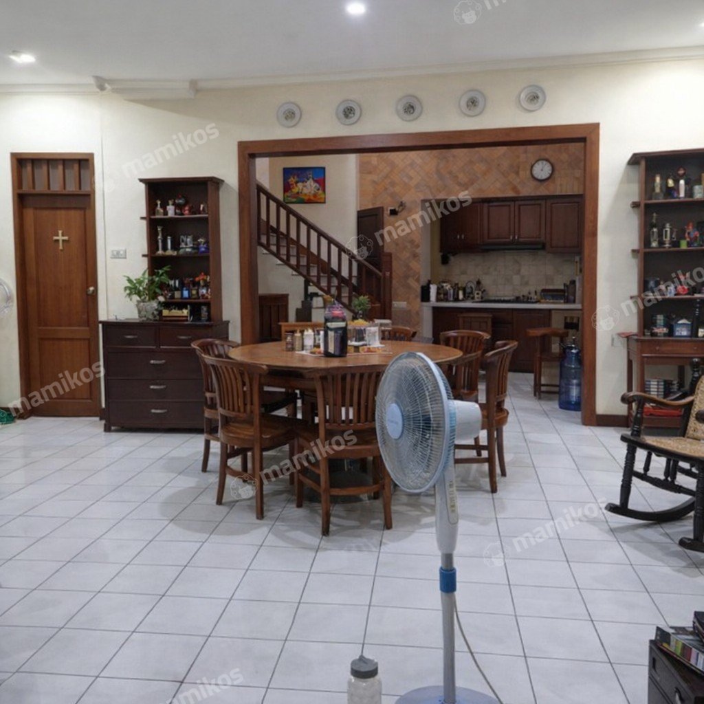Rumah Sertifikat SHM 3 Kamar Tidur 2 Kamar Mandi Kebon Jeruk Jakarta Barat - Photo 3