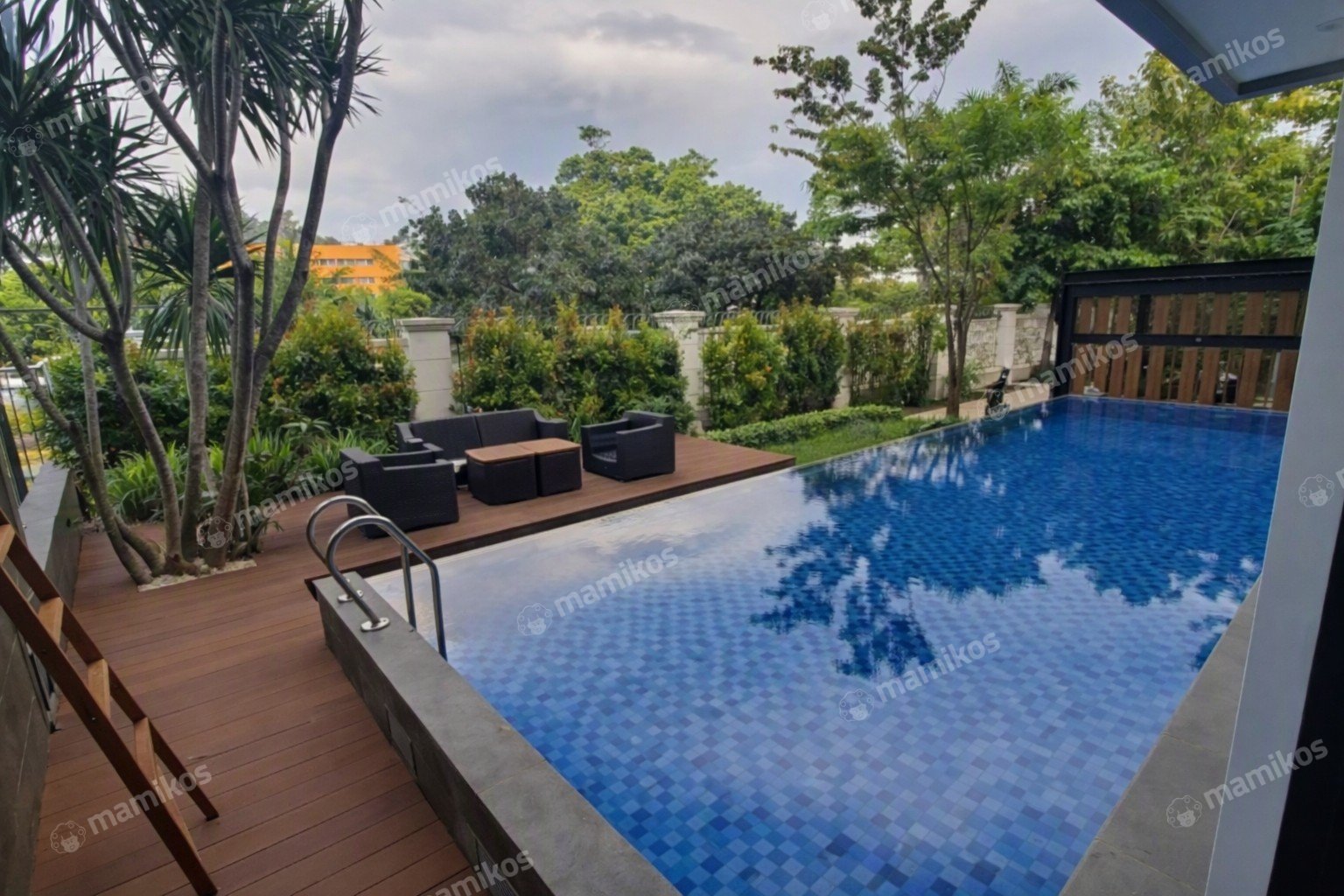Rumah Sertifikat SHM 4 Kamar Tidur 4 Kamar Mandi Pantai Indah Kapuk Jakarta Utara - Photo 2
