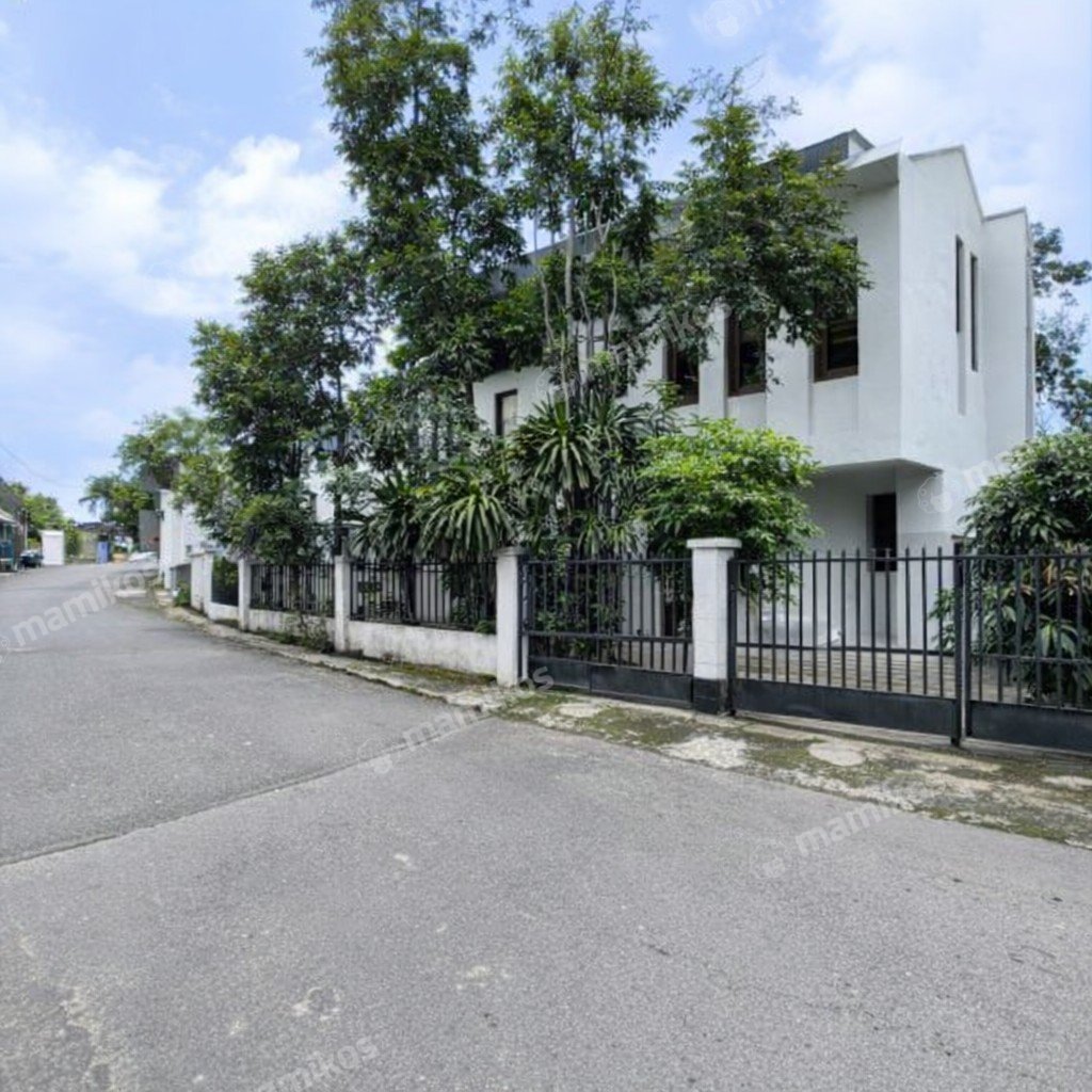 Rumah Sertifikat SHM 4 Kamar Tidur 5 Kamar Mandi Cilandak Jakarta Selatan - Photo 3