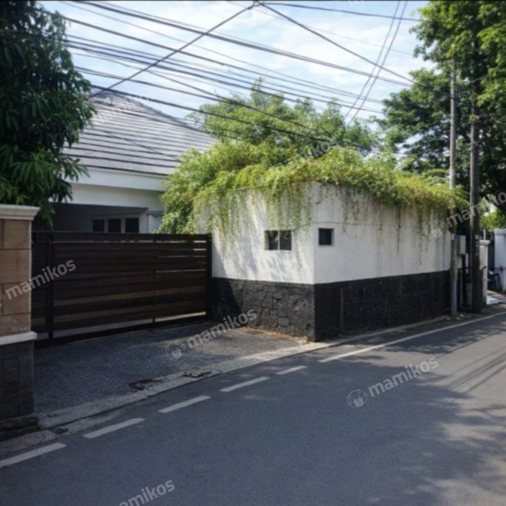 Rumah Sertifikat SHM 6 Kamar Tidur 4 Kamar Mandi Cipete Jakarta Selatan
