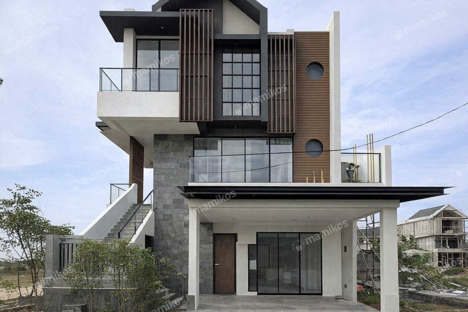 Rumah 3 Kamar Tidur 3 Kamar Mandi 3 Lantai Pantai Indah Kapuk 2 Jakarta Utara