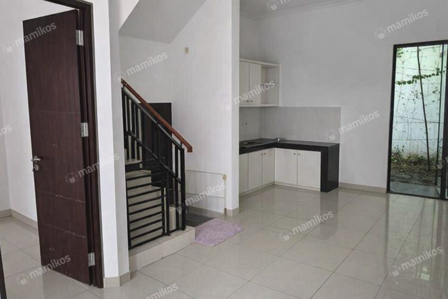 Rumah Sertifikat SHM 3 Kamar Tidur 2 Kamar Mandi Green Lake City Jakarta Barat
