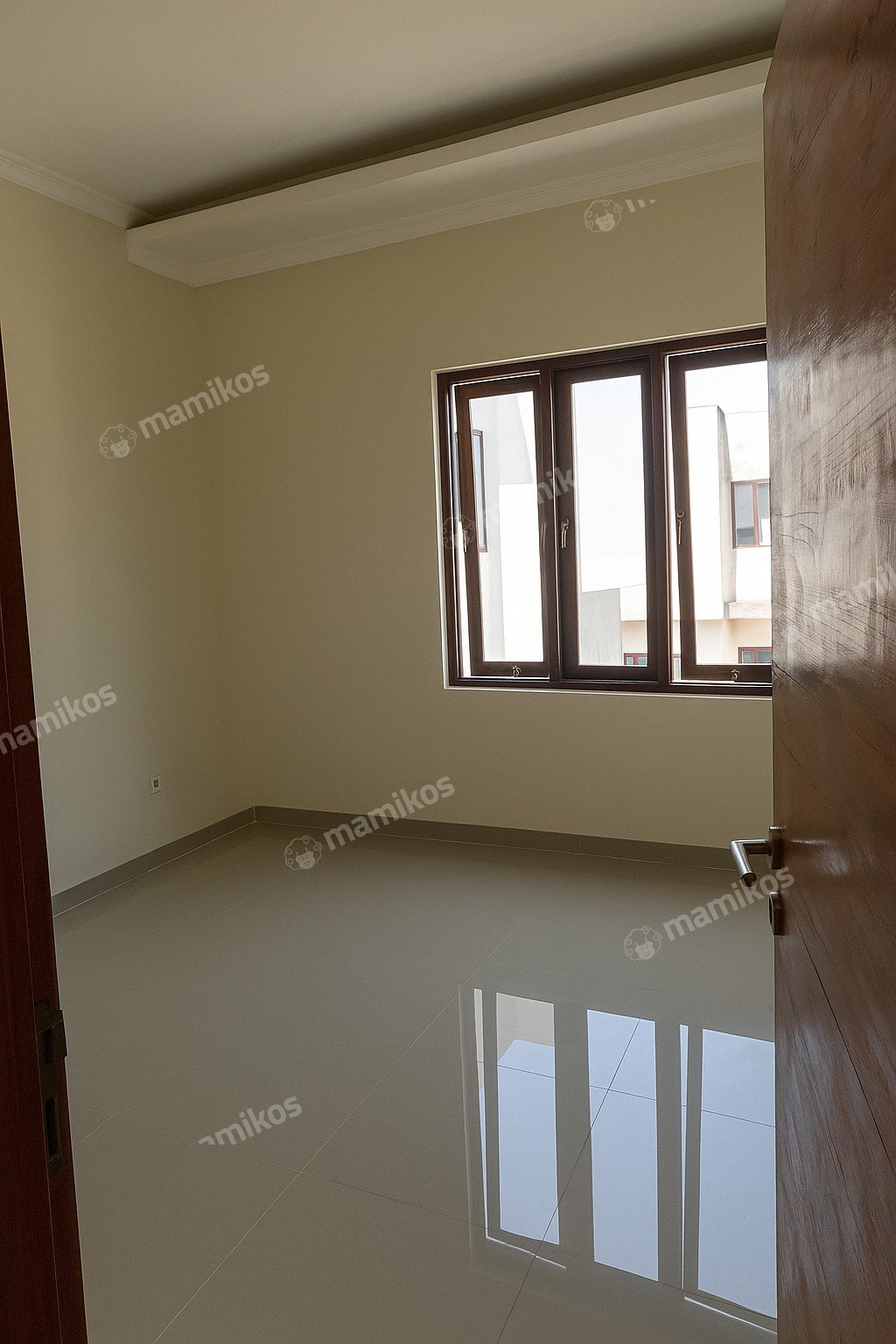 Rumah Sertifikat SHM 3 Kamar Tidur 3 Kamar Mandi Taman Ratu Jakarta Barat - Photo 2