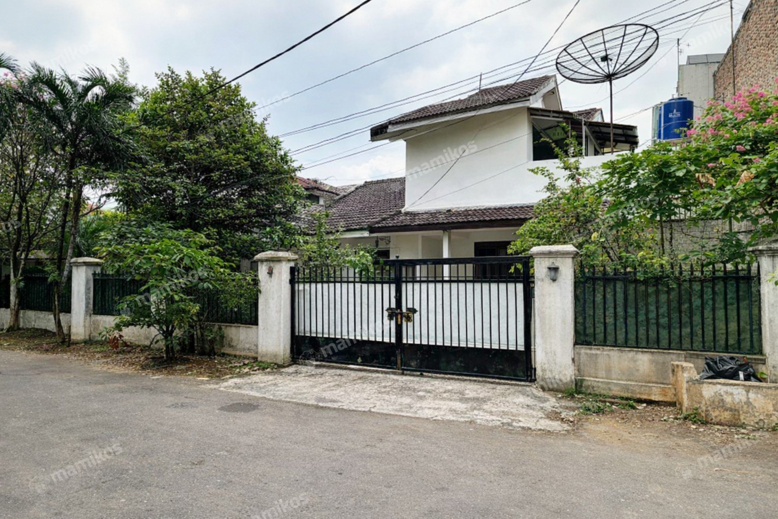 Rumah Sertifikat SHM 4 Kamar Tidur 3 Kamar Mandi Ampera Jakarta Selatan