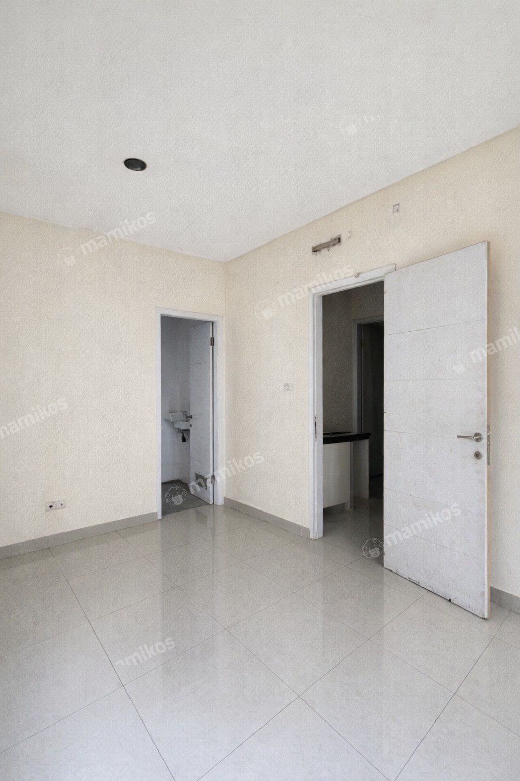 Rumah Sertifikat SHM 3 Kamar Tidur 3 Kamar Mandi Green Lake City Jakarta Barat - Photo 5