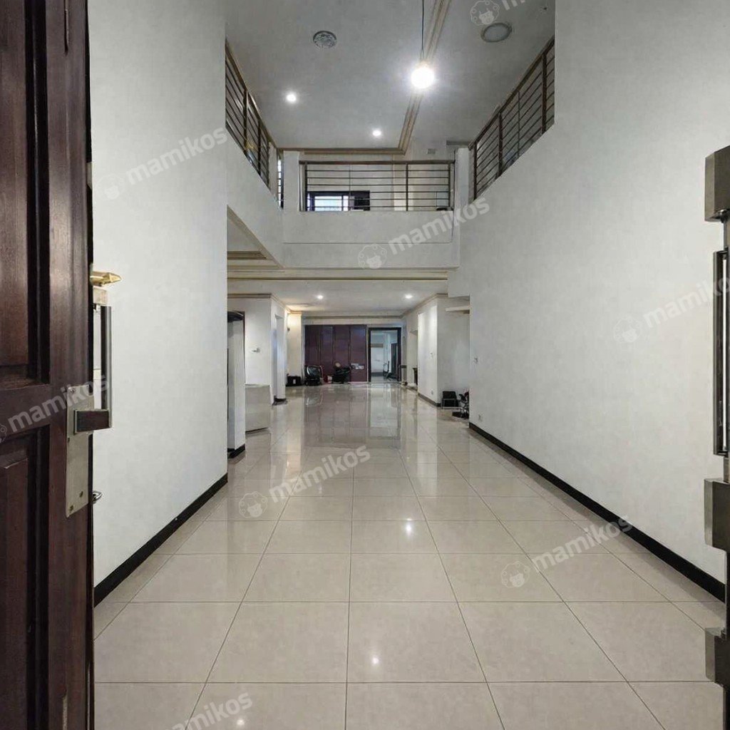 Rumah Sertifikat SHM 7 Kamar Tidur 4 Kamar Mandi Kebon Jeruk Jakarta Barat - Photo 3