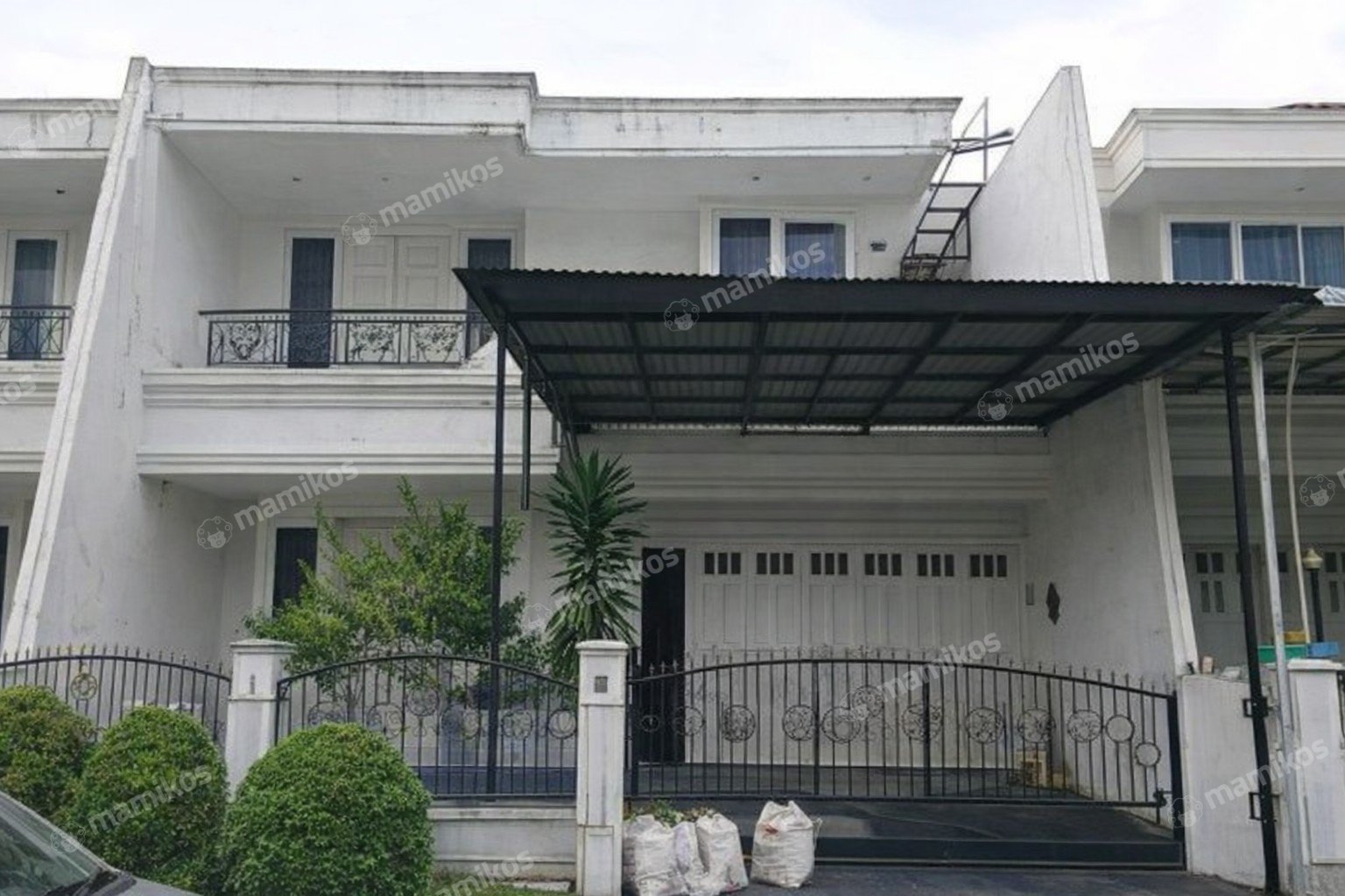 Rumah Sertifikat SHM 4 Kamar Tidur 4 Kamar Mandi Srengseng Jakarta Barat