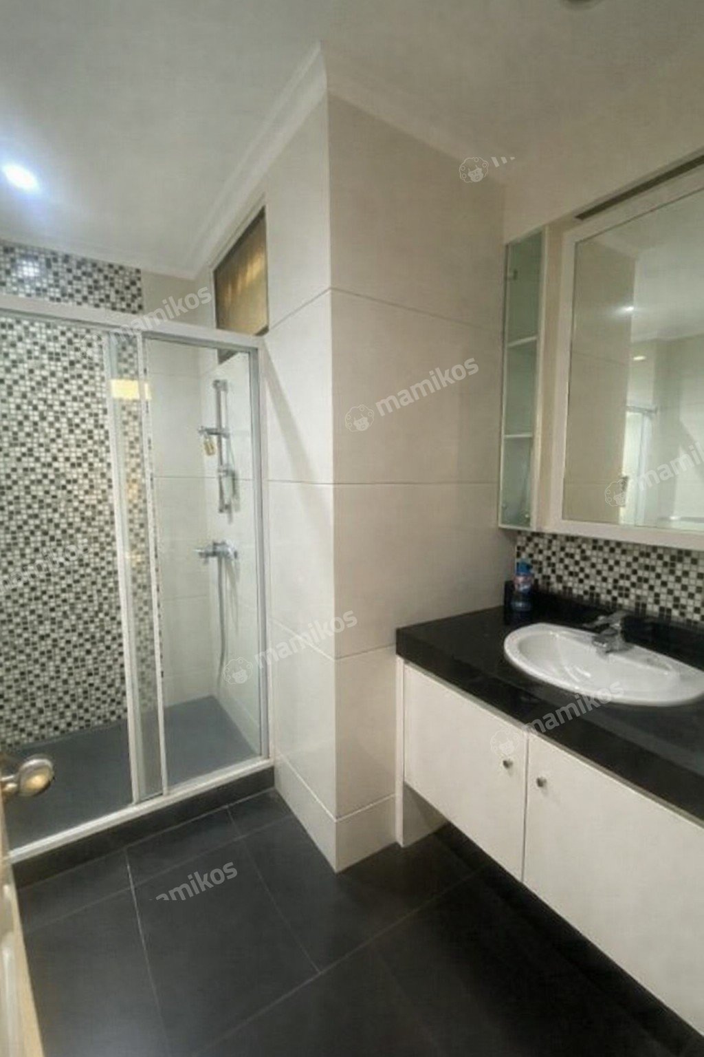 Rumah Sertifikat SHM 3 Kamar Tidur 3 Kamar Mandi Pantai Indah Kapuk Jakarta Utara - Photo 3