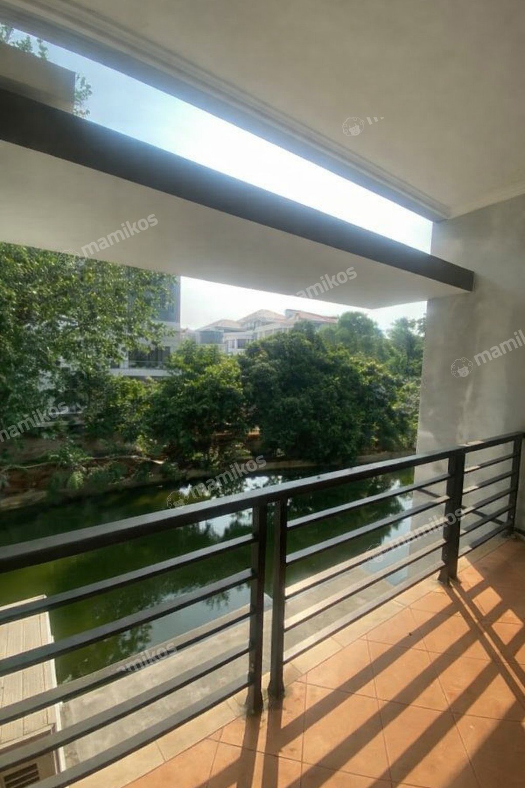 Rumah Sertifikat SHM 3 Kamar Tidur 3 Kamar Mandi Pantai Indah Kapuk Jakarta Utara - Photo 4