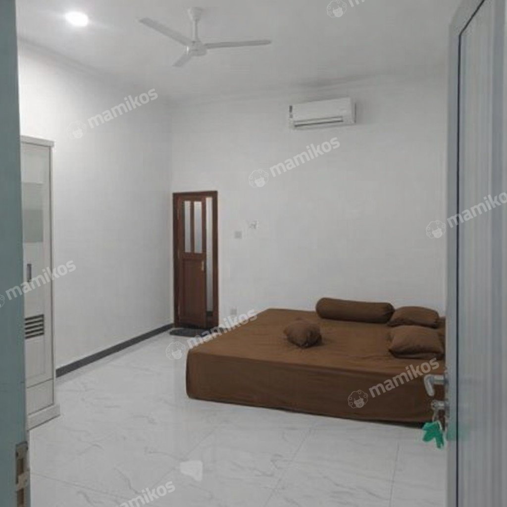 Rumah Sertifikat SHM 5 Kamar Tidur 3 Kamar Mandi Kebon Jeruk Jakarta Barat - Photo 4