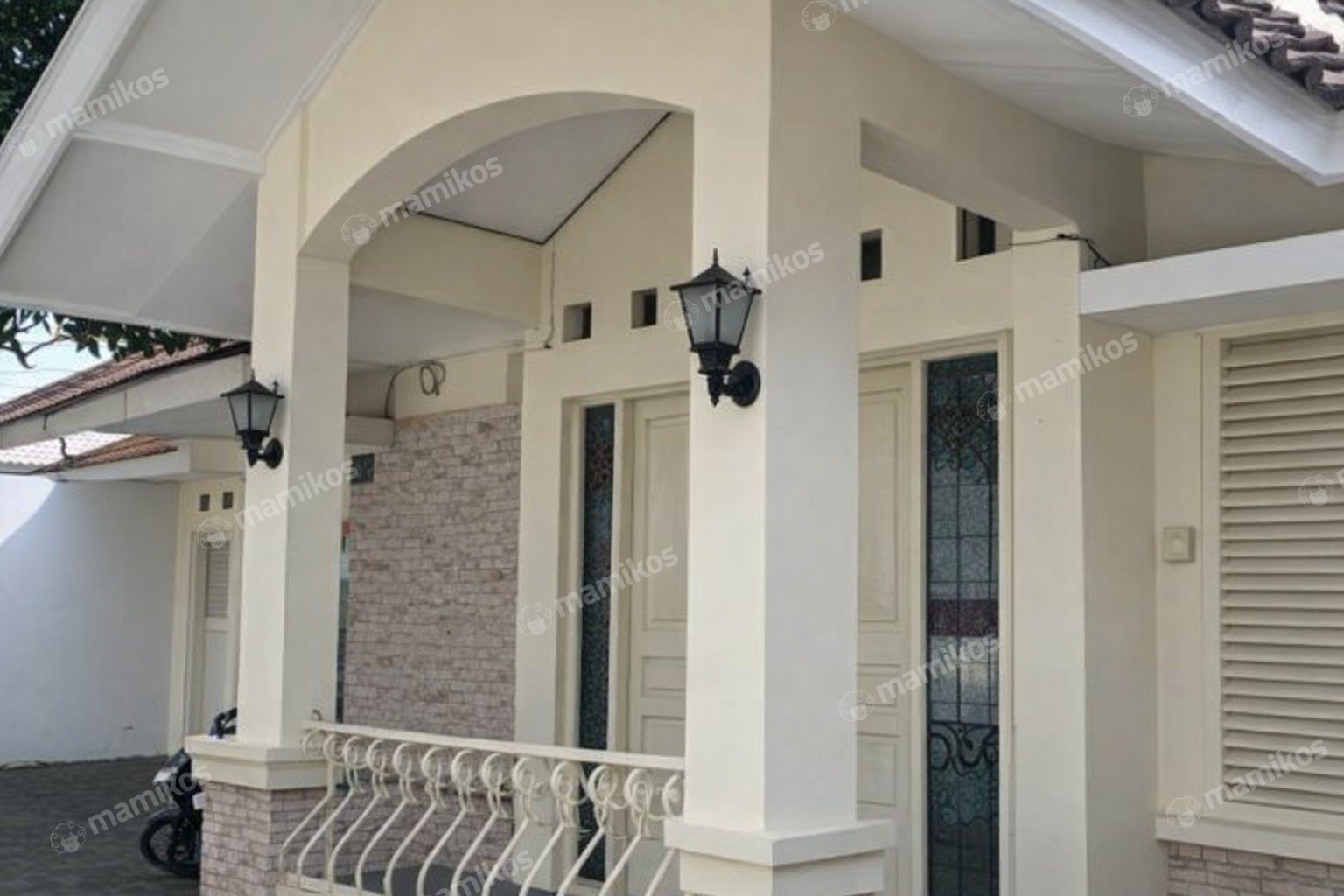 Rumah Sertifikat SHM 3 Kamar Tidur 3 Kamar Mandi Kemanggisan Jakarta Barat