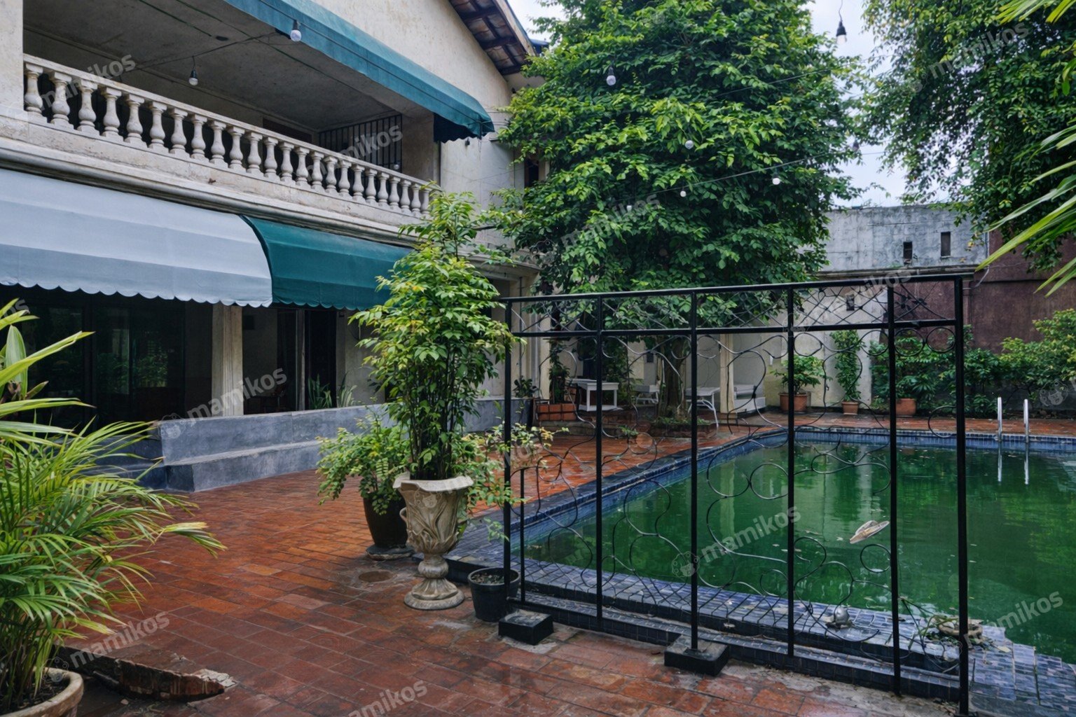 Rumah Sertifikat SHM 5 Kamar Tidur 4 Kamar Mandi Kemang Jakarta Selatan