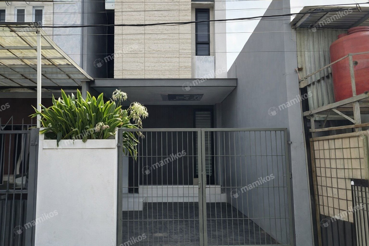 Rumah 4KT 3KM Tanjung Duren Jakarta Barat