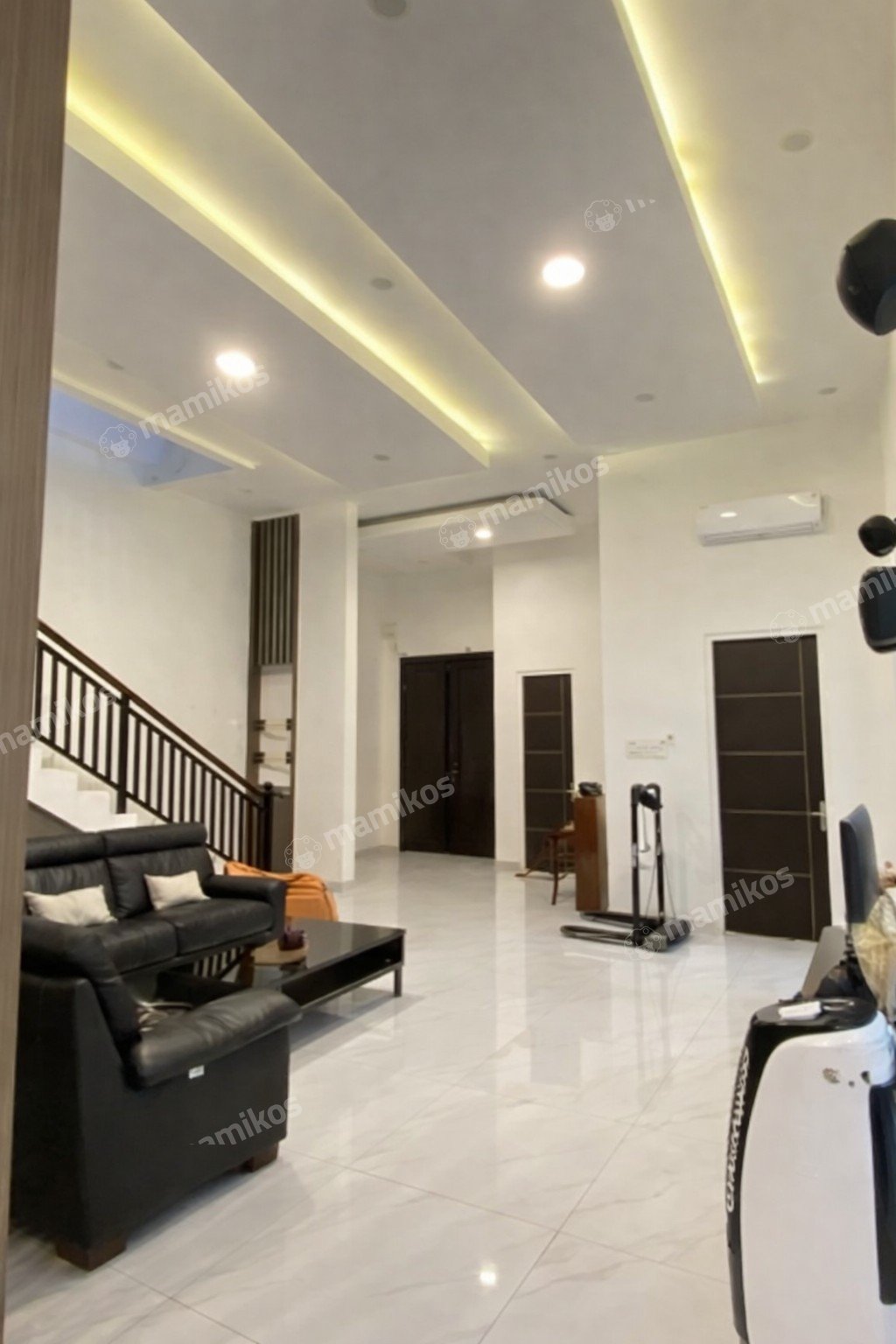 Rumah Sertifikat SHM 4 Kamar Tidur 4 Kamar Mandi Sunter Jakarta Utara - Photo 4