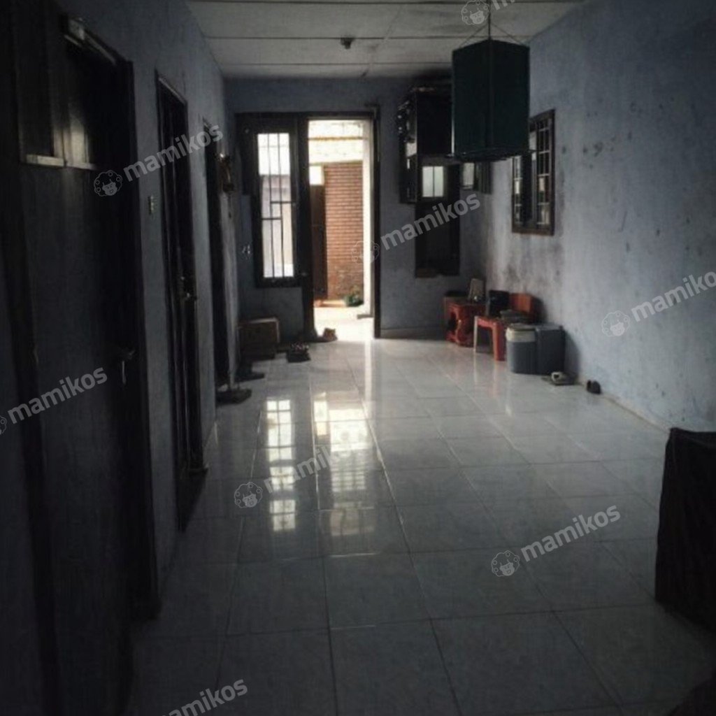 Rumah Sertifikat SHM 5 Kamar Tidur 2 Kamar Mandi Cawang Jakarta Timur - Photo 3