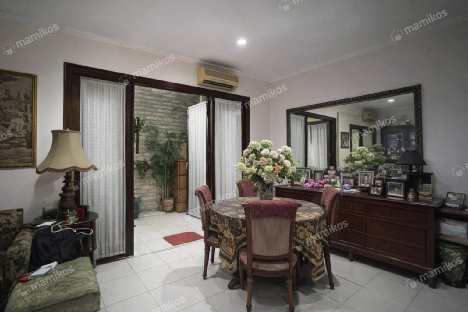 Rumah Sertifikat SHM 3 Kamar Tidur 3 Kamar Mandi Sektor 1 - Bintaro Jakarta Selatan