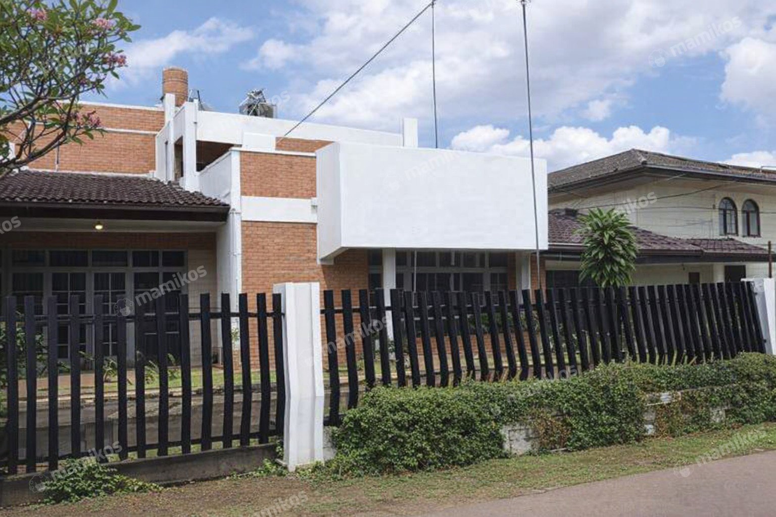 Rumah Sertifikat SHM 6 Kamar Tidur 3 Kamar Mandi Cibubur Jakarta Timur
