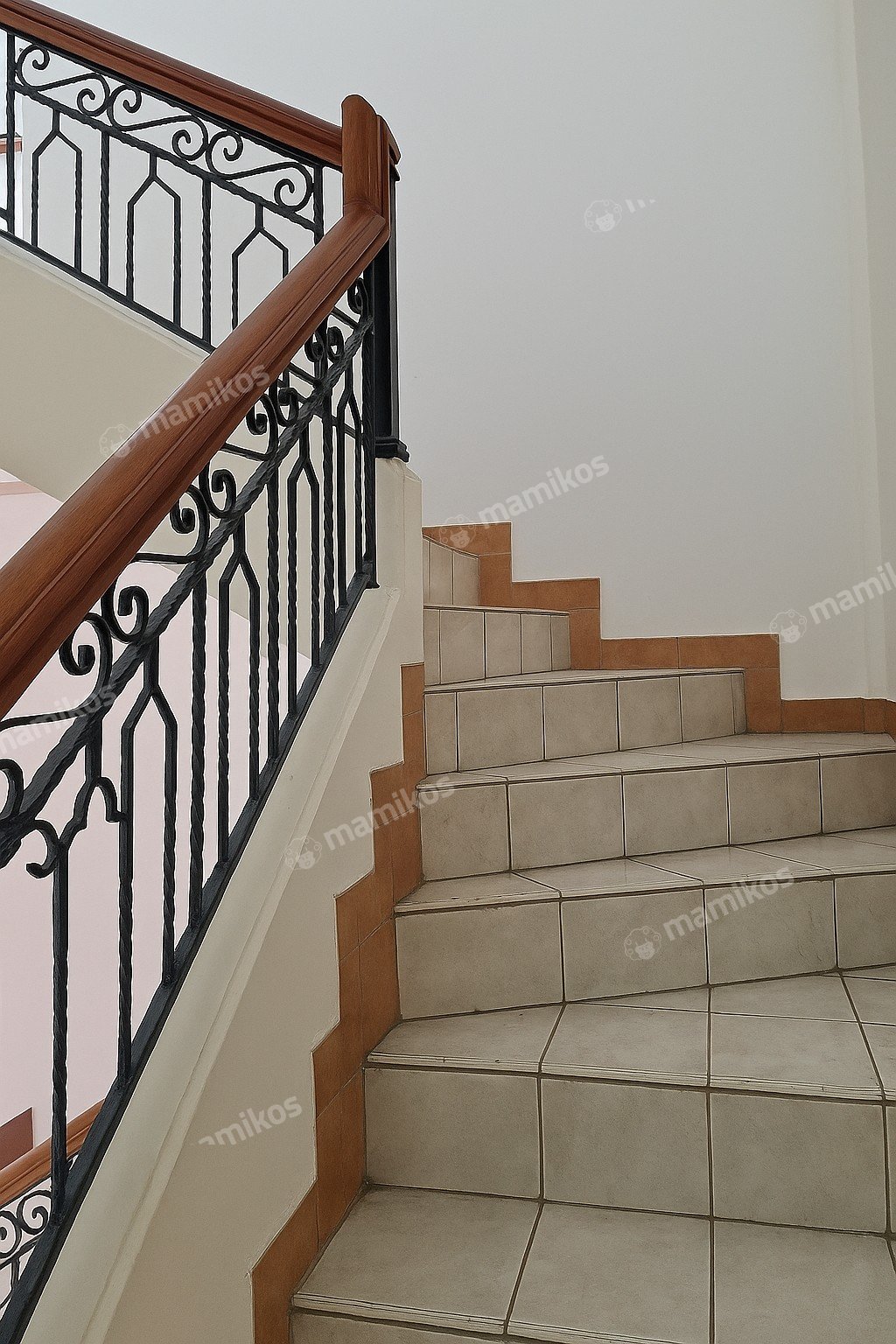 Rumah Sertifikat SHM 4 Kamar Tidur 3 Kamar Mandi Taman Surya Jakarta Barat - Photo 4