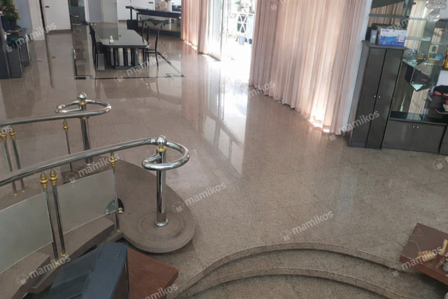Rumah Sertifikat SHM 7 Kamar Tidur 5 Kamar Mandi Pantai Mutiara Jakarta Utara