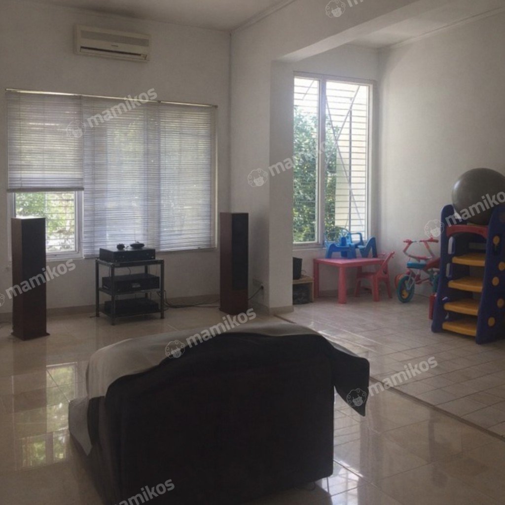 Rumah Sertifikat SHM 4 Kamar Tidur 2 Kamar Mandi Pondok Indah Jakarta Selatan - Photo 2