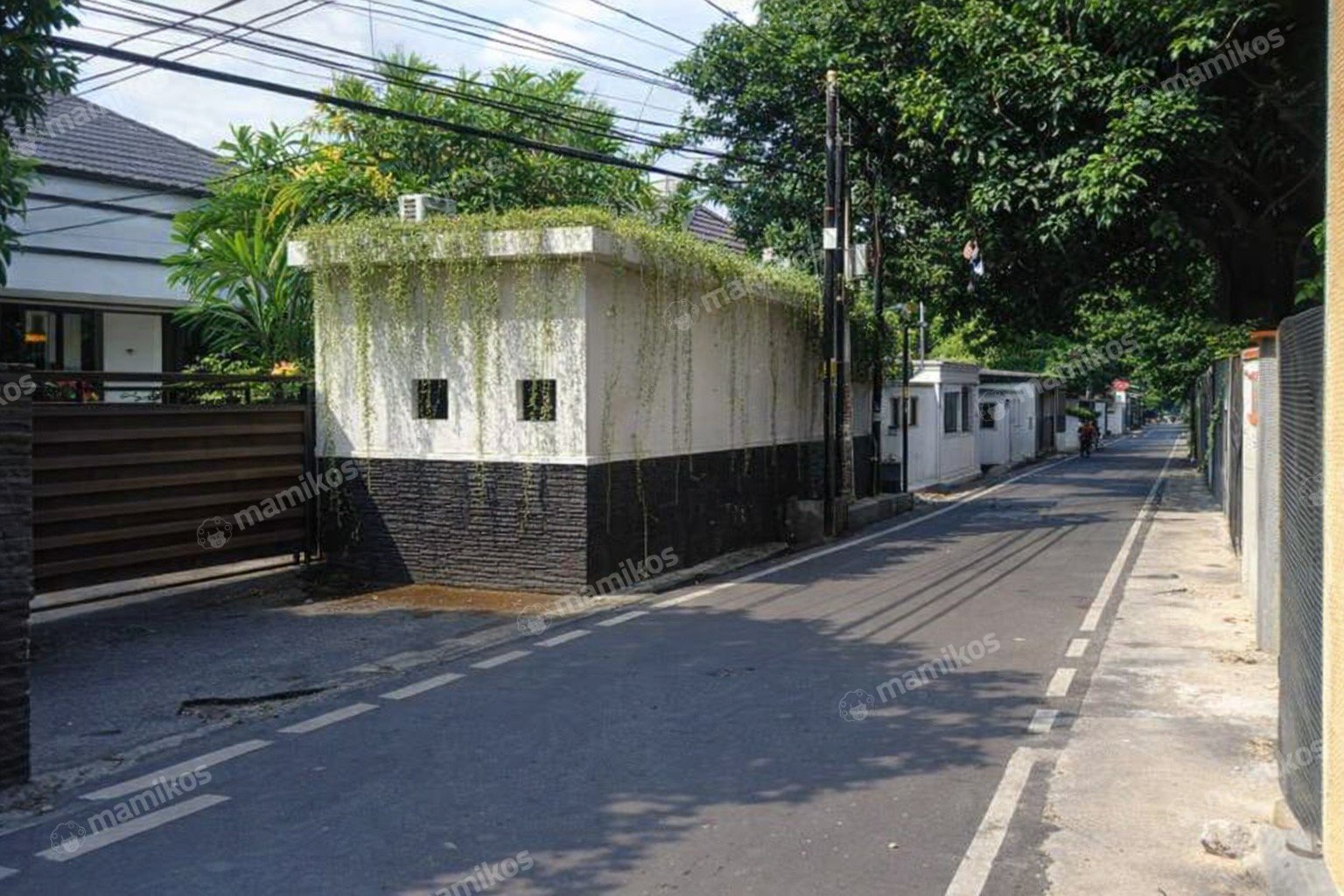 Rumah Sertifikat SHM 7 Kamar Tidur 4 Kamar Mandi Cipete Jakarta Selatan