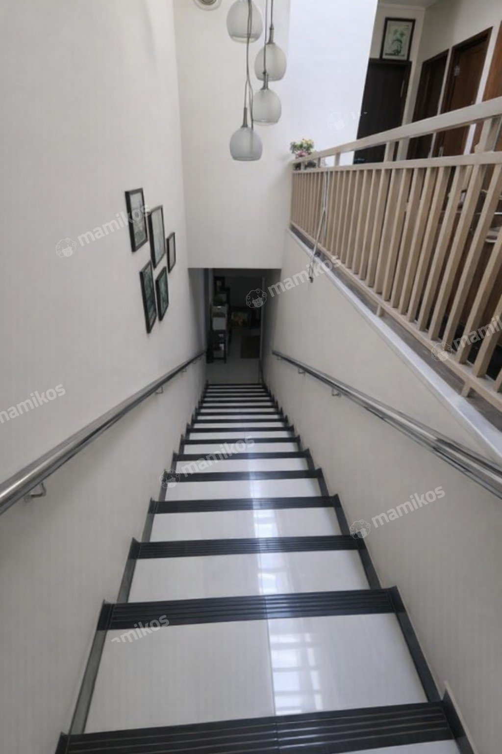 Rumah Sertifikat SHM 6 Kamar Tidur 4 Kamar Mandi Taman Surya Jakarta Barat - Photo 3