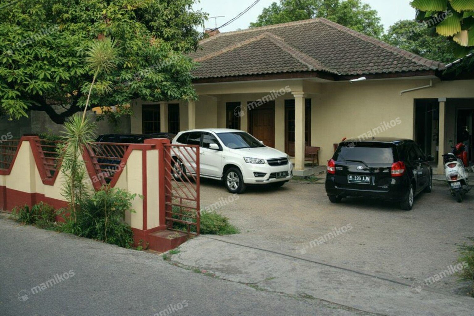 Rumah Sertifikat SHM 6 Kamar Tidur 3 Kamar Mandi Jati Padang Jakarta Selatan
