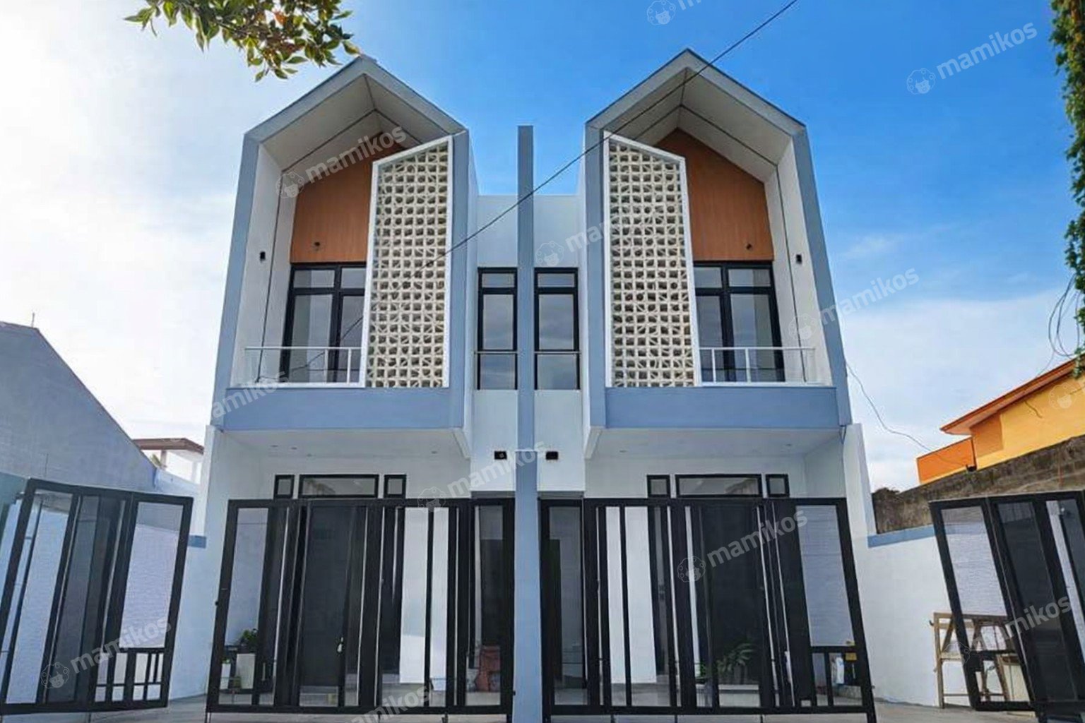 Rumah Sertifikat SHM 5 Kamar Tidur 4 Kamar Mandi Meruya Jakarta Barat