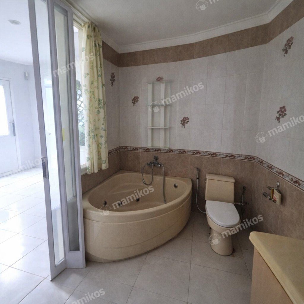 Rumah Sertifikat SHM 6 Kamar Tidur 4 Kamar Mandi Kelapa Gading Jakarta Utara - Photo 2