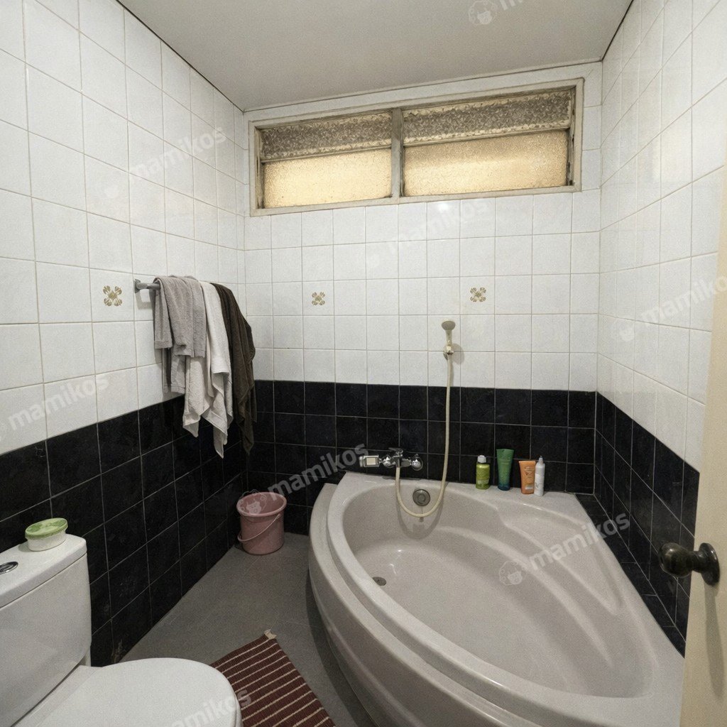 Rumah 5 Kamar Tidur 3 Kamar Mandi 2 Lantai Green garden Jakarta Barat - Photo 5