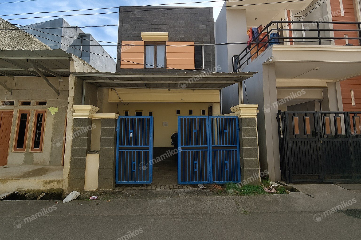 Rumah Sertifikat SHM 7 Kamar Tidur 7 Kamar Mandi Kalideres Jakarta Barat
