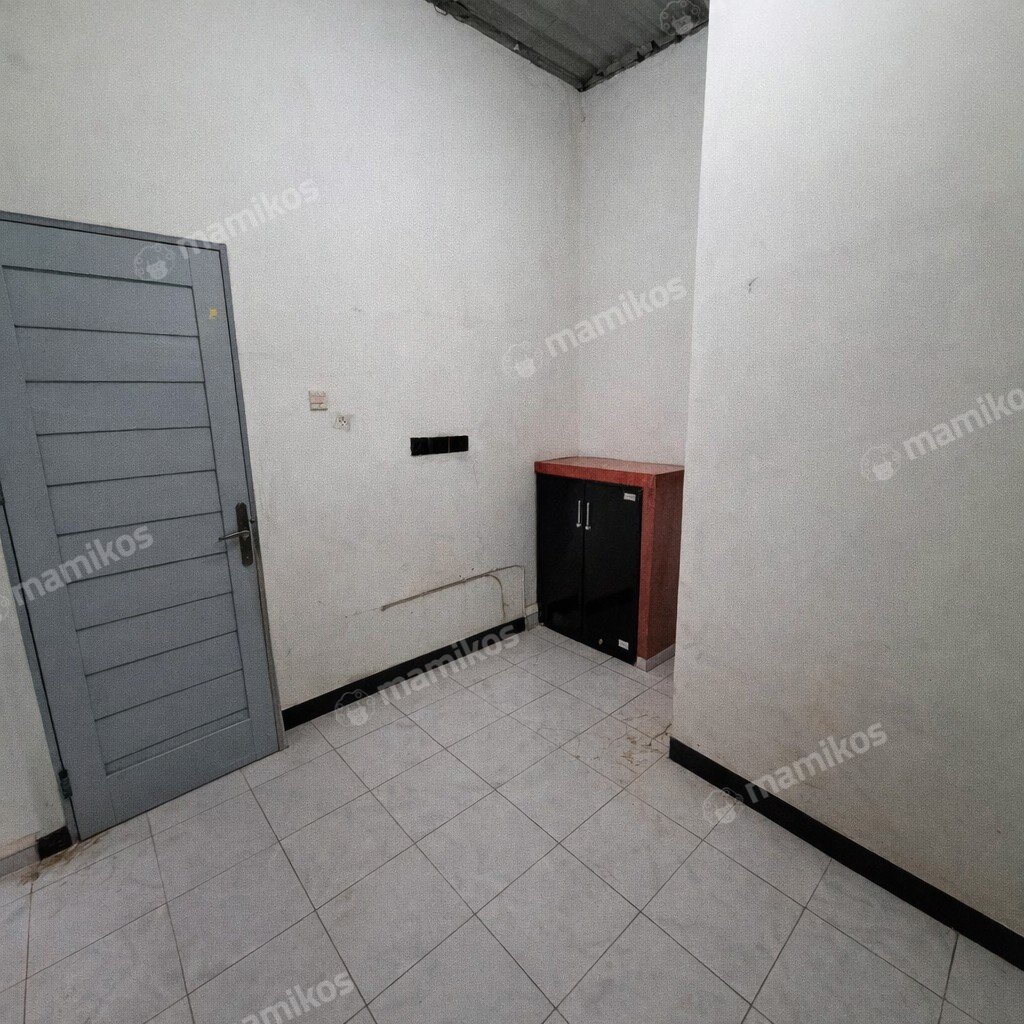 Rumah Sertifikat SHM 7 Kamar Tidur 7 Kamar Mandi Kalideres Jakarta Barat - Photo 5