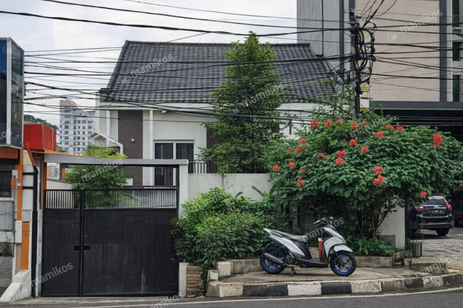Rumah Sertifikat SHM 6 Kamar Tidur 6 Kamar Mandi Wijaya Jakarta Selatan