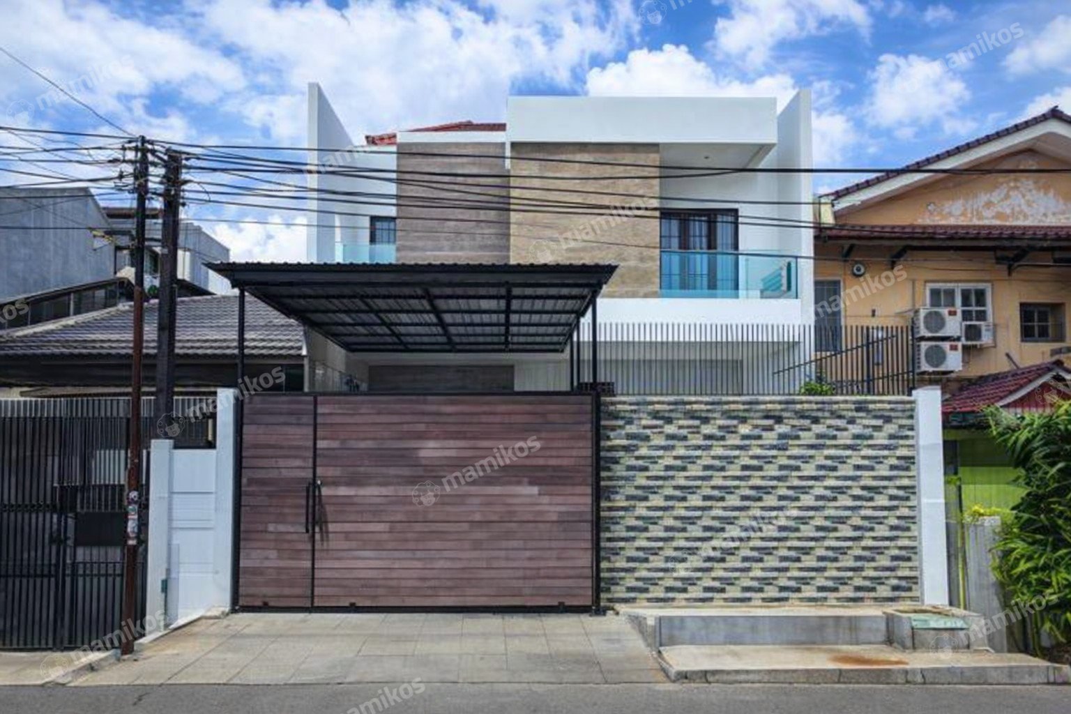 Rumah Baru Sertifikat SHM 5 Kamar Tidur Puri Indah Jakarta Barat
