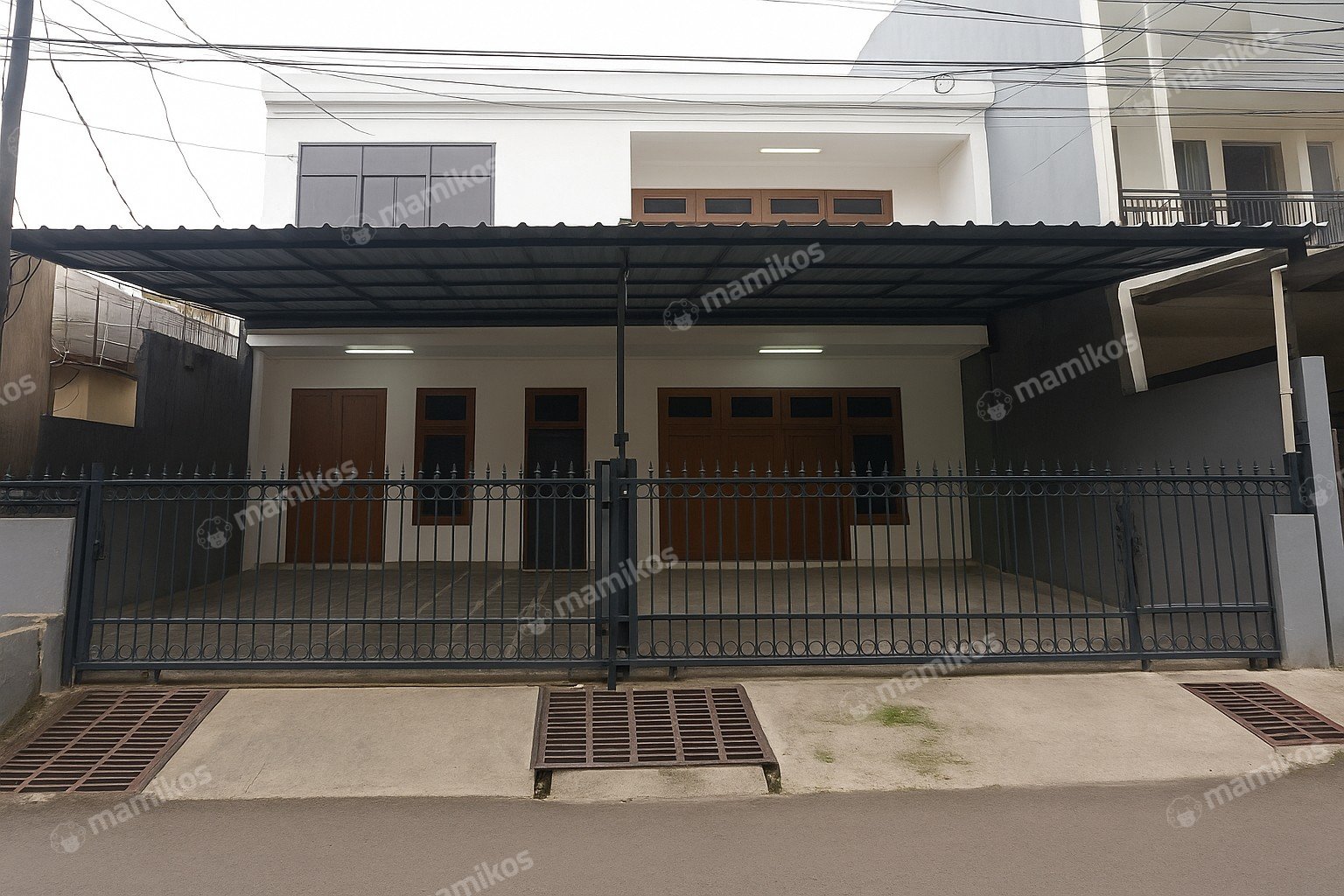Rumah Sertifikat SHM 5 Kamar Tidur 4 Kamar Mandi Tomang Jakarta Barat