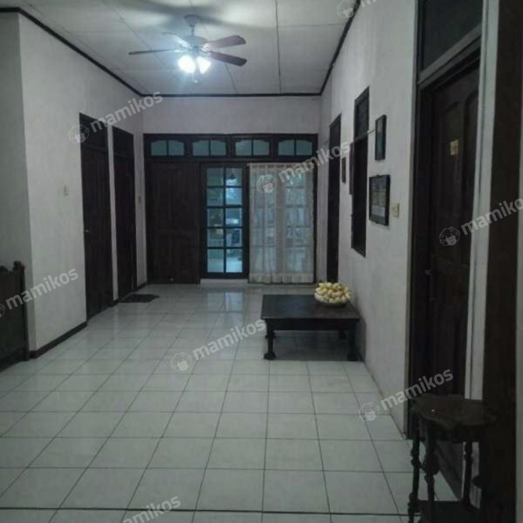 Rumah Sertifikat SHM 8 Kamar Tidur 4 Kamar Mandi Pulomas Jakarta Timur - Photo 2