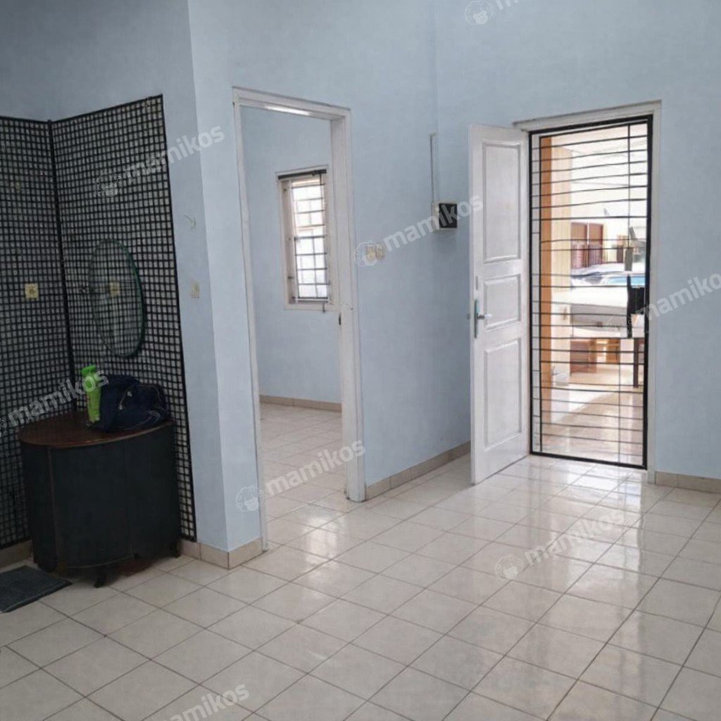 Rumah Sertifikat SHM 2 Kamar Tidur 1 Kamar Mandi Kota Wisata Jakarta Timur - Photo 2