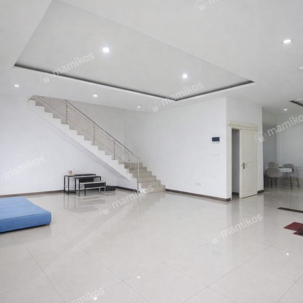 Rumah Sertifikat SHM 7 Kamar Tidur 7 Kamar Mandi Kebon Jeruk Jakarta Barat - Photo 3