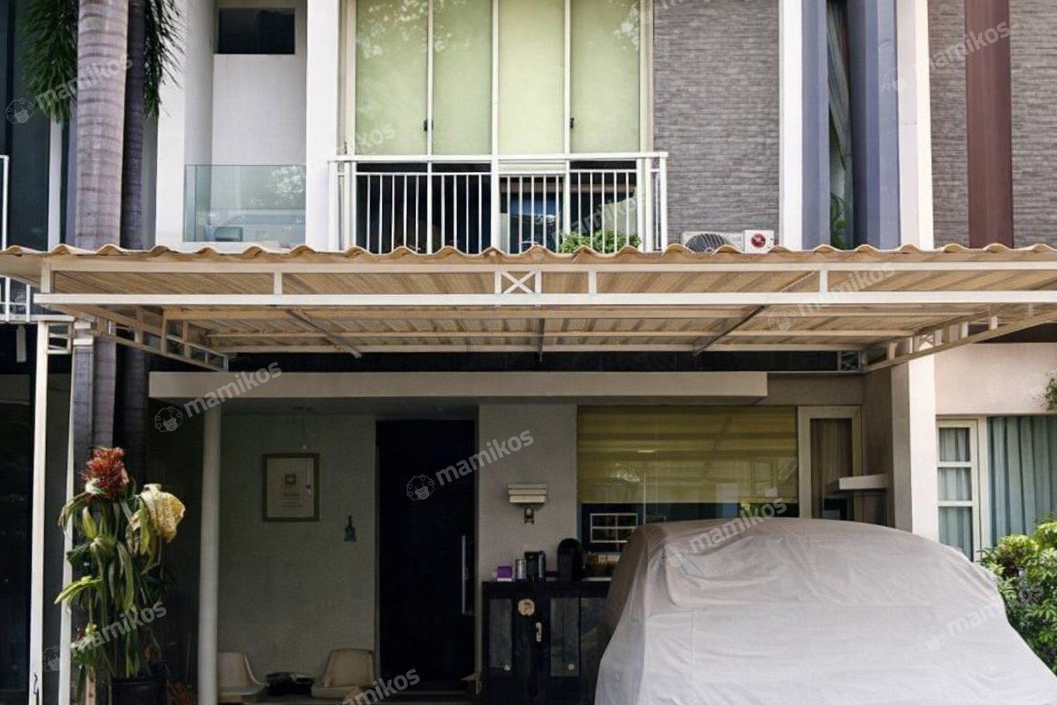 Rumah 4 Kamar Tidur 2 Kamar Mandi 2 Lantai Joglo Jakarta Barat