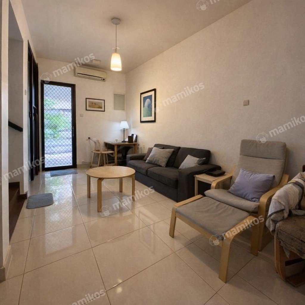Rumah 4 Kamar Tidur 2 Kamar Mandi 2 Lantai Joglo Jakarta Barat - Photo 2